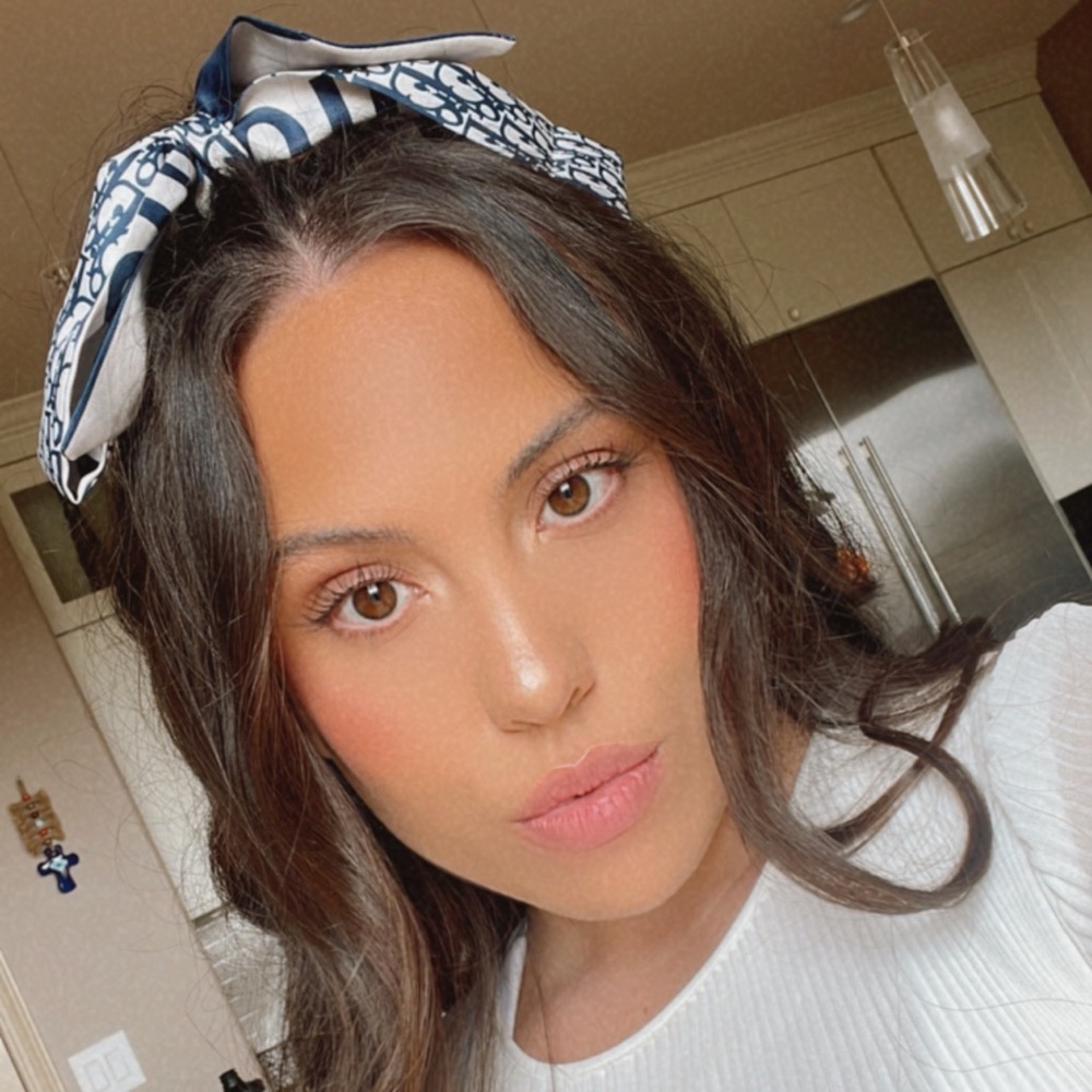 Meet your Posher, Alexis